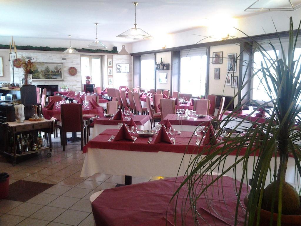 Albergo Del Cacciatore Cremeno Eksteriør billede