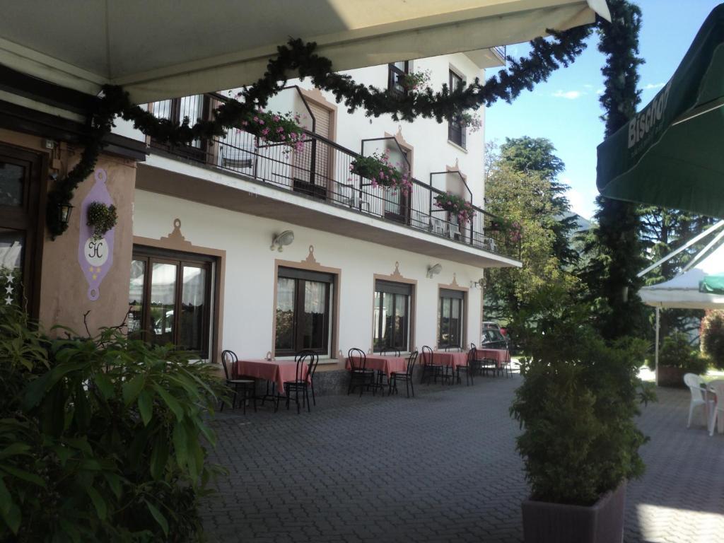 Albergo Del Cacciatore Cremeno Eksteriør billede