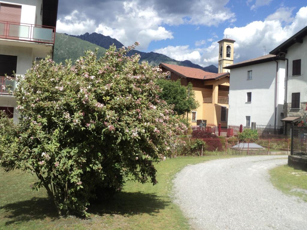 Albergo Del Cacciatore Cremeno Eksteriør billede